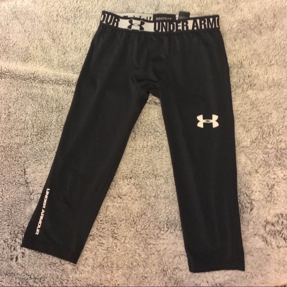 Under Armour- youth medium